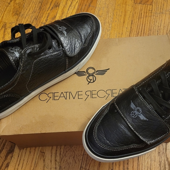 Men's Size 11 Sneakers - Picture 4 of 7